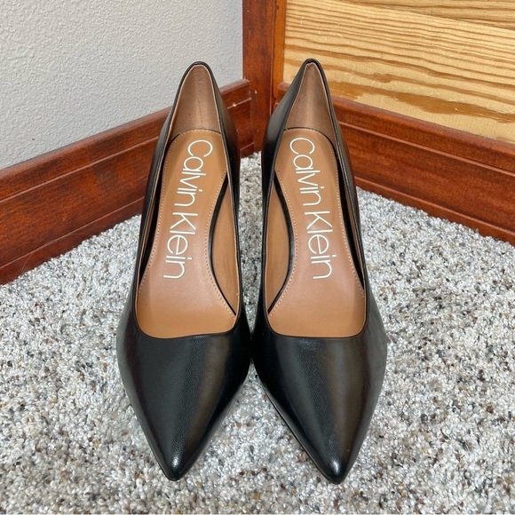 Calvin Klein Gayle Pump High Heels Shoes in Black Leather 10 - Picture 3 of 12